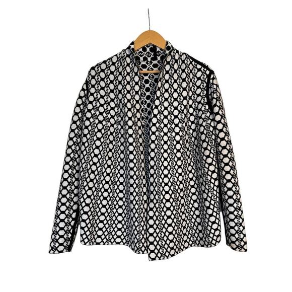 Chicos Women Reversible Geometric Soft Knit Cardigan Sweater Size XL Black White - Picture 6 of 10